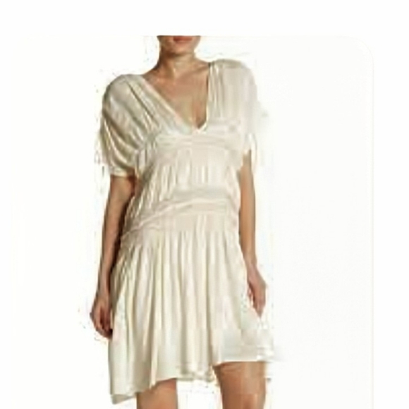 Free People Ivory Love on the run dress. Size M ptp 25 length 38 at longest. - Picture 3 of 4